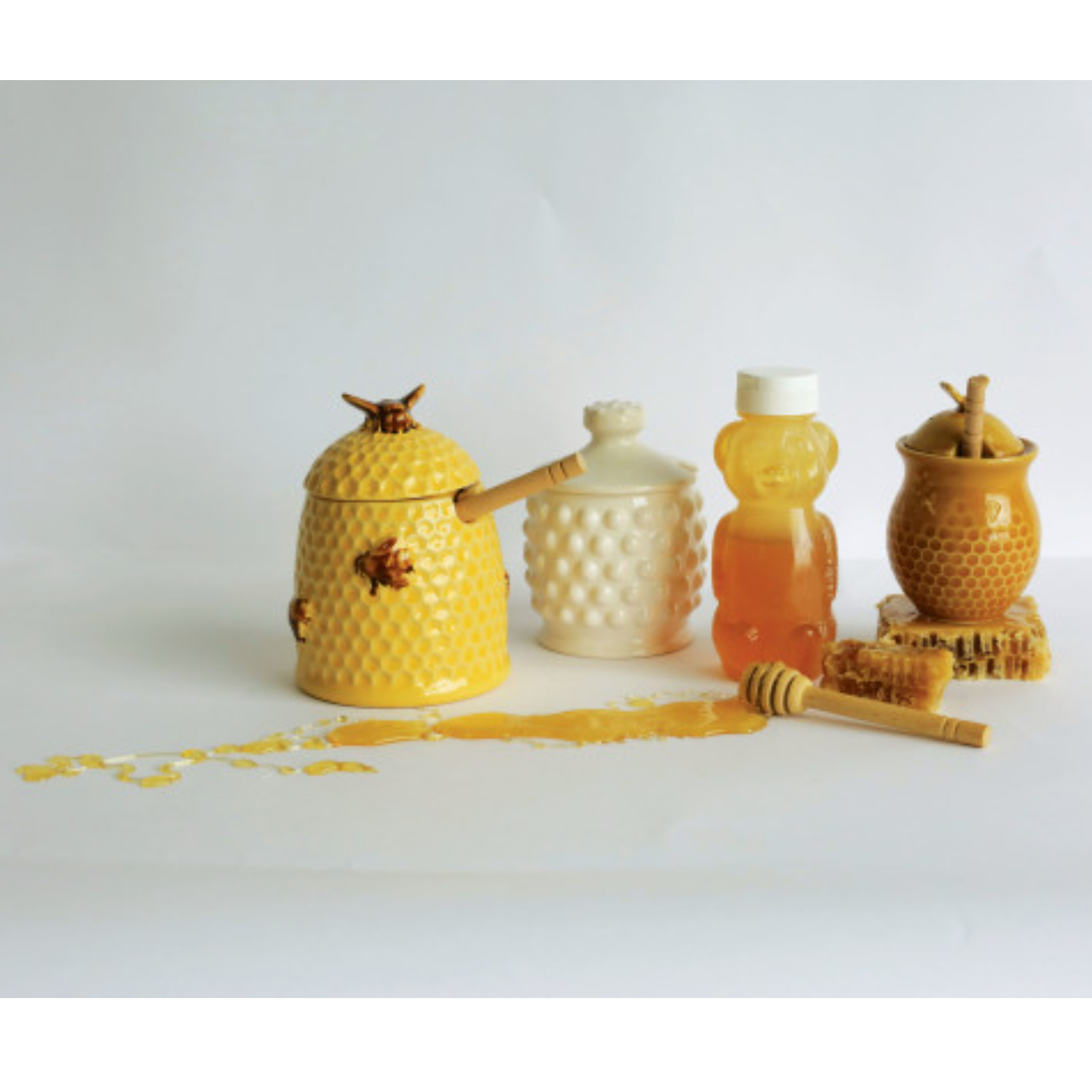 Stoneware Bee Honey Jar, Lid & Wood Honey Dipper (Set of 2 Pieces)